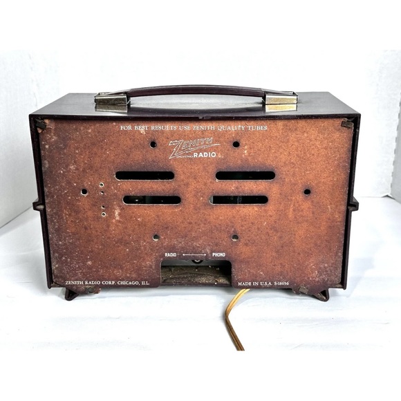 Host Pick VINTAGE BAKELITE ZENITH VACUUM TUBE RADIO Original Plug. Art Deco - Picture 4 of 13